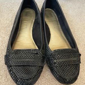 Pairs of comfortable flats in black super cute